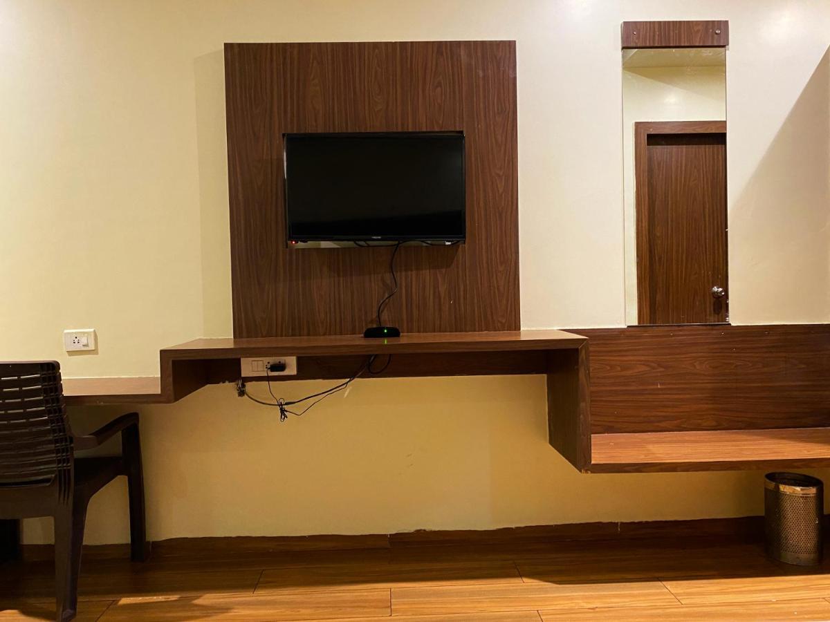 Hotel Pearl'S Bkc Inn- Near Trade Centre, Visa Consulate Mumbai Exteriör bild